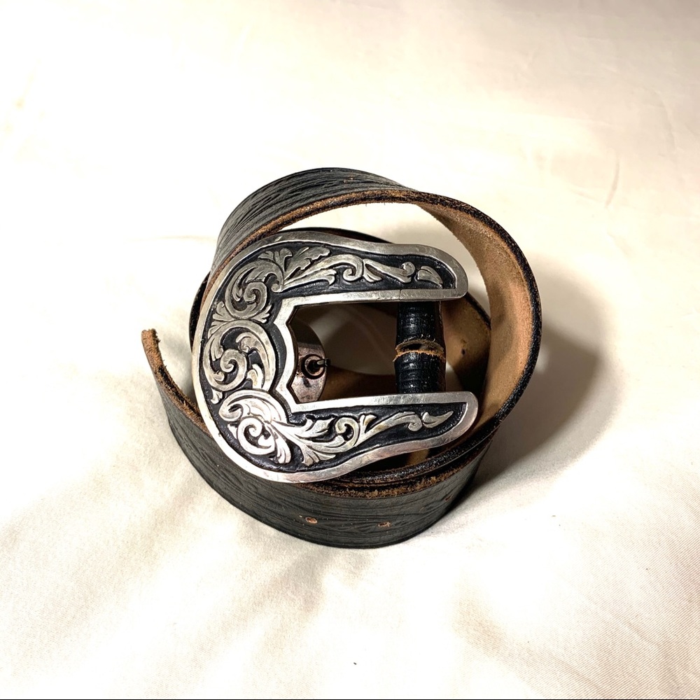 SOLD 🛑 Vintage Silver and Leather Belt